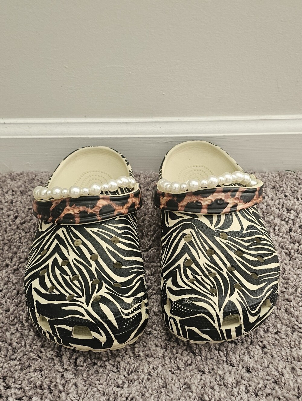 Crocs Classic Pearl Animal Remix Clogs Size 9